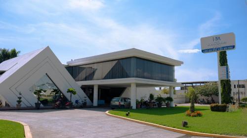hotel plaza mazari