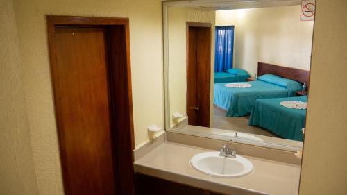 hotel plaza mazari