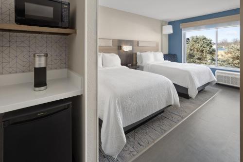 holiday inn express and suites waynesboro east an ihg hotel