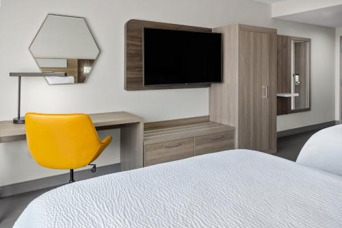 holiday inn express and suites waynesboro east an ihg hotel