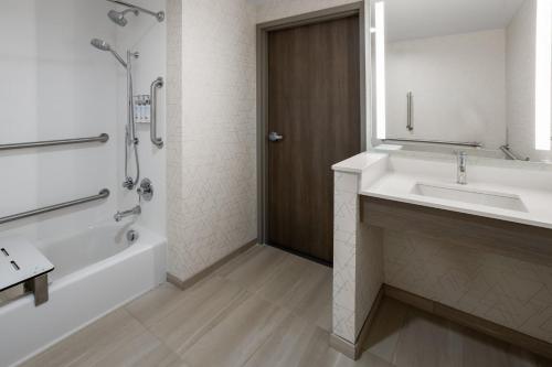 holiday inn express and suites waynesboro east an ihg hotel