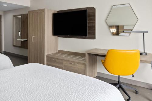 holiday inn express and suites waynesboro east an ihg hotel