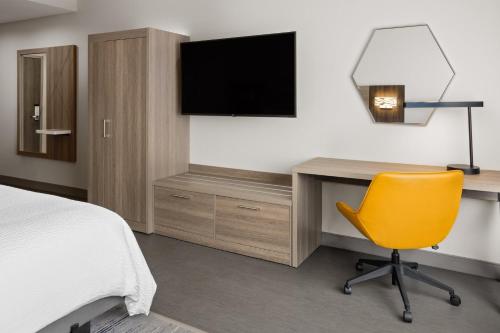holiday inn express and suites waynesboro east an ihg hotel