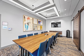 holiday inn express and suites marinette