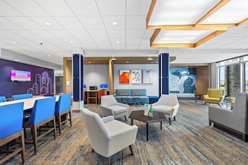 Holiday Inn Express & Suites Marinette,United States Of America>>Marinette,2.5 star