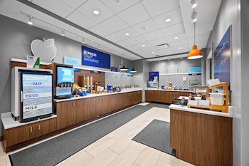 holiday inn express and suites marinette