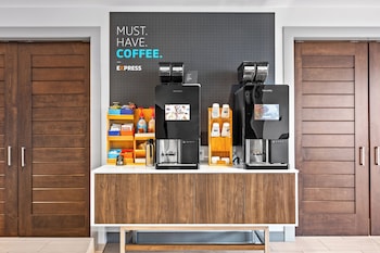 holiday inn express and suites marinette
