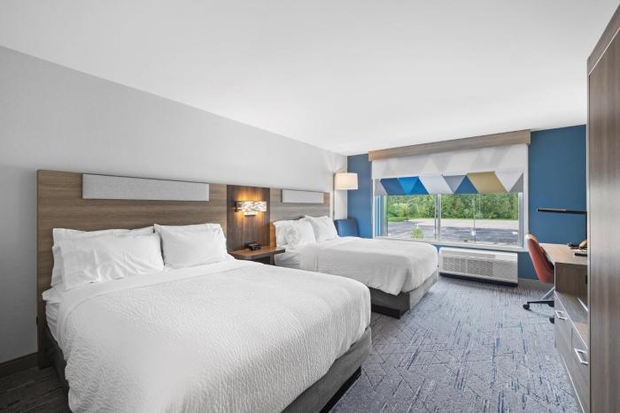 holiday inn express and suites marinette