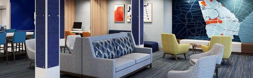 holiday inn express and suites marinette
