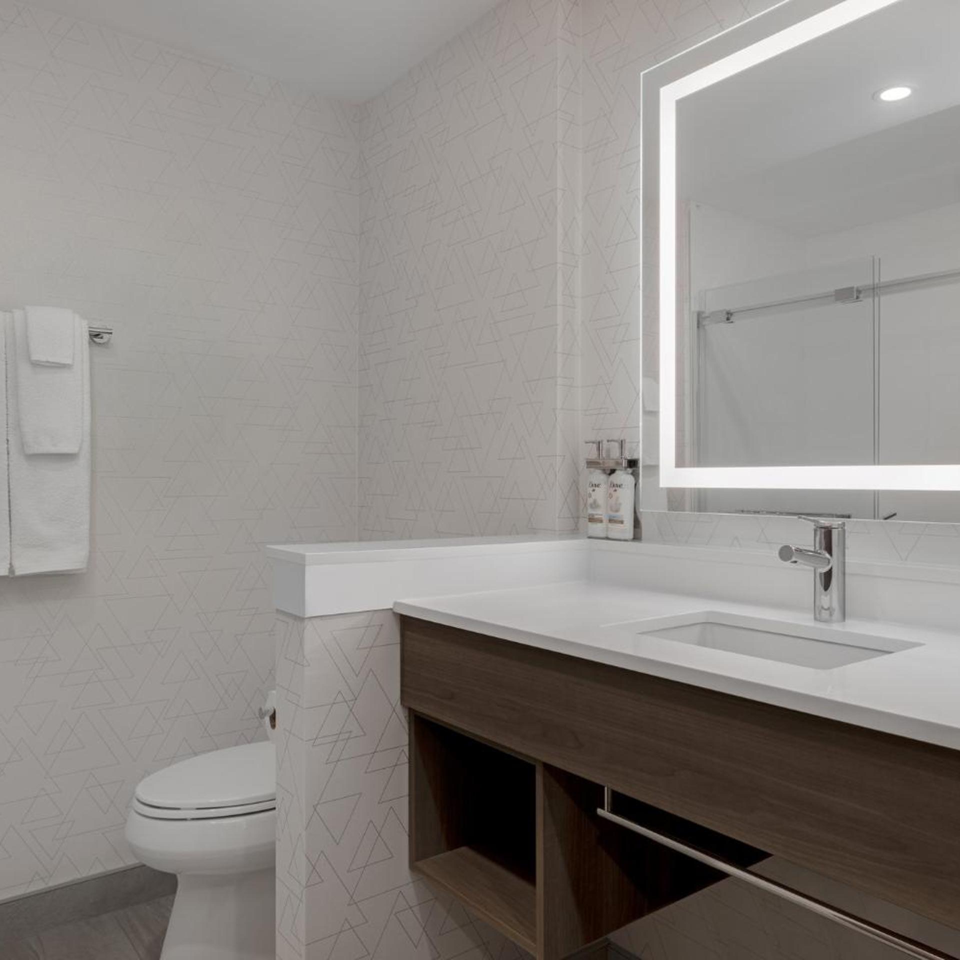 holiday inn express and suites st thomas an ihg hotel