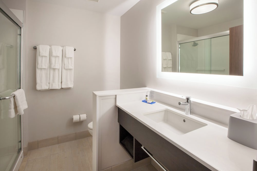 holiday inn express and suites st thomas an ihg hotel