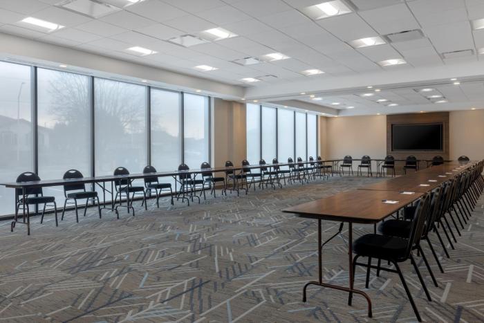 holiday inn express and suites st thomas an ihg hotel