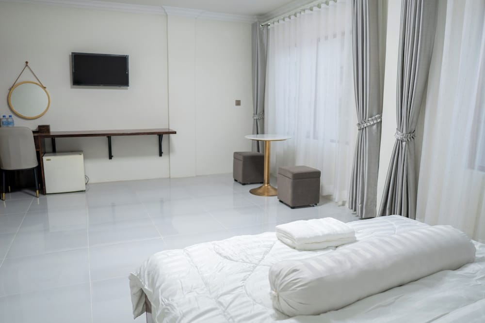 empire house phnom penh