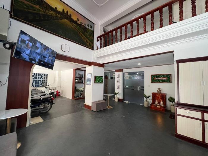 empire house phnom penh