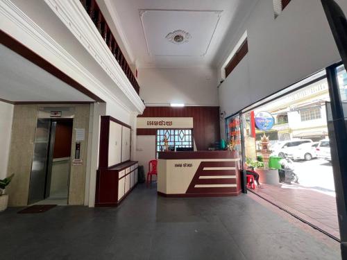 empire house phnom penh