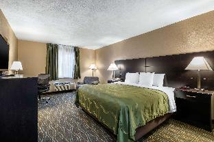 quality inn and suites des moines merle hay road