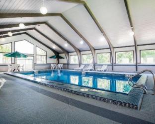 quality inn and suites des moines merle hay road