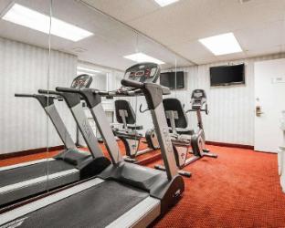 quality inn and suites des moines merle hay road