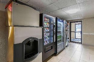 quality inn and suites des moines merle hay road