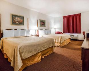 quality inn and suites des moines merle hay road