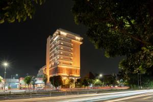the capital hotel surabaya