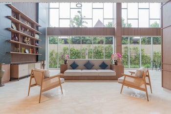 the capital hotel surabaya