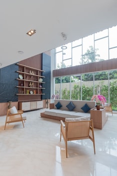 the capital hotel surabaya