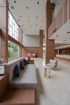 the capital hotel surabaya