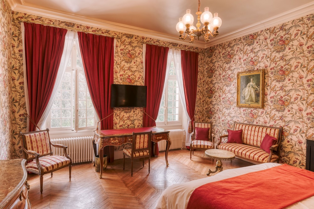 le petit chateau de barbizon au bois du mee