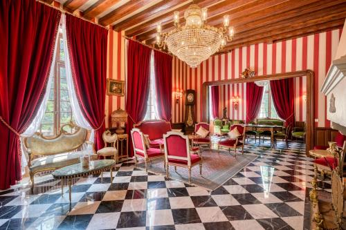 le petit chateau de barbizon au bois du mee