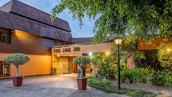 african sky hotels pine lake inn