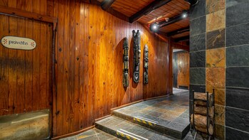 african sky hotels pine lake inn