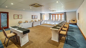 african sky hotels pine lake inn