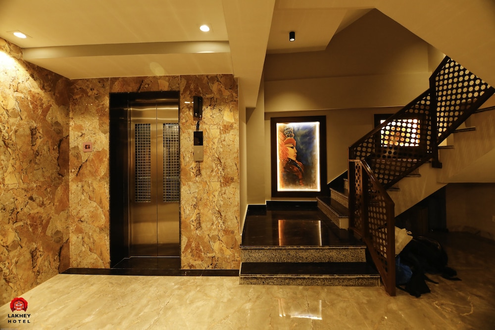 lakhey hotel