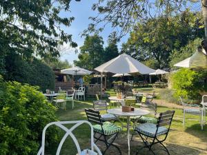 the swan inn swinbrook