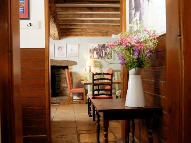 the swan inn swinbrook