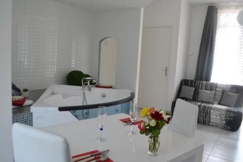 Le Domaine Du Chene Vert,,2 star