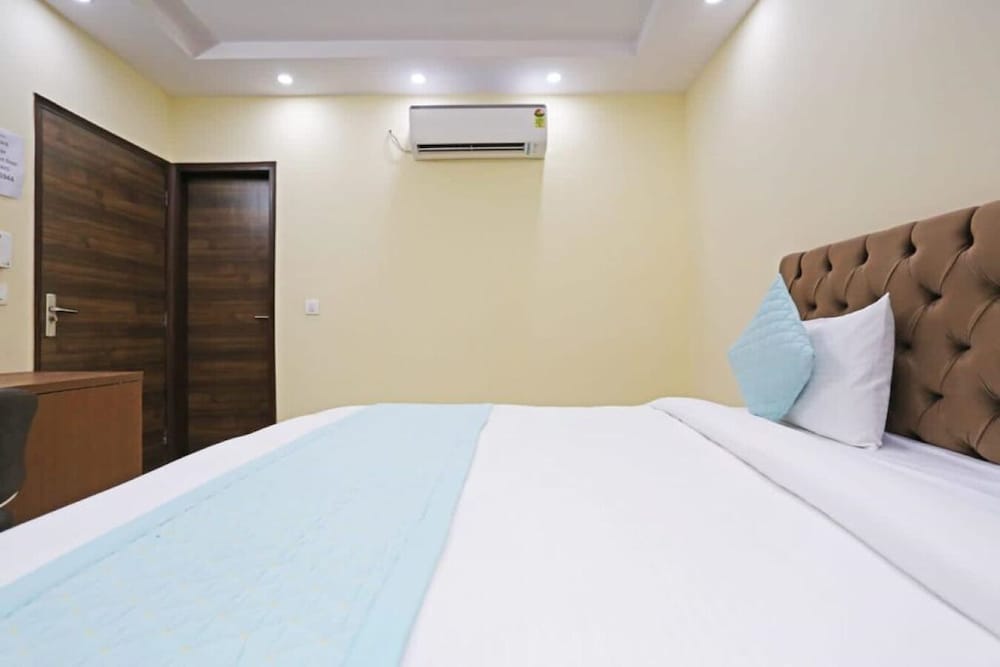 hotel mannat bhera enclave