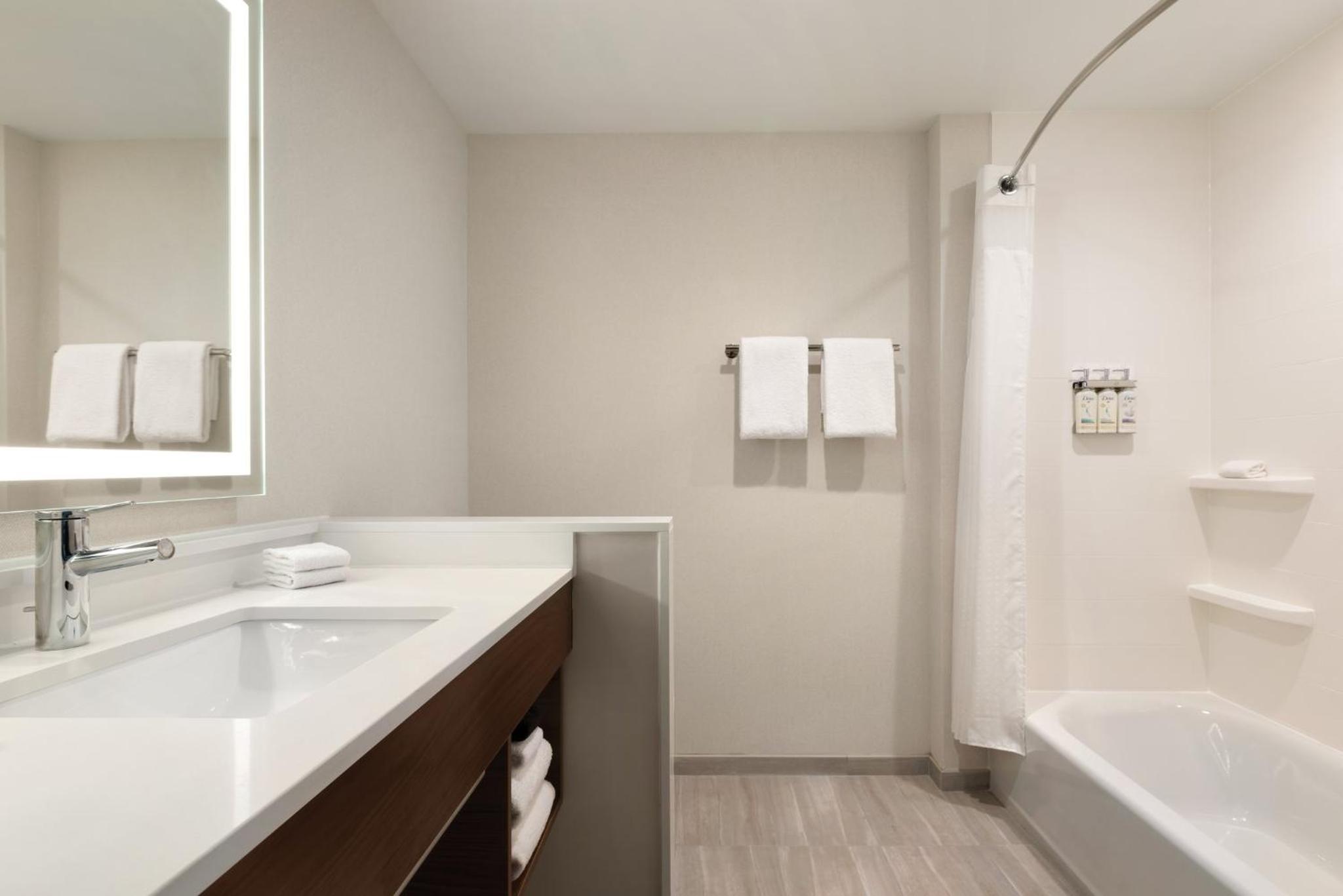 holiday inn express cape canaveral an ihg hotel
