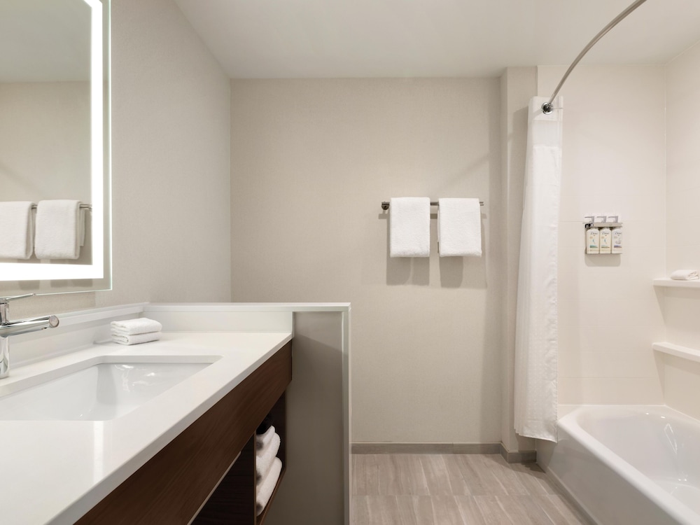 holiday inn express cape canaveral an ihg hotel