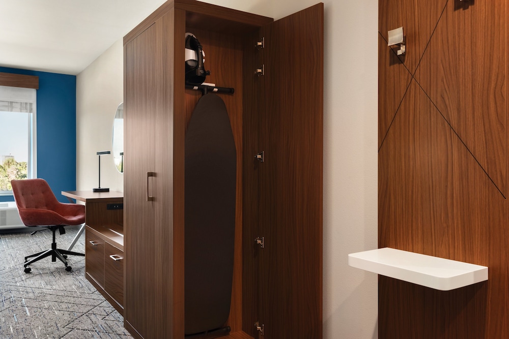 holiday inn express cape canaveral an ihg hotel