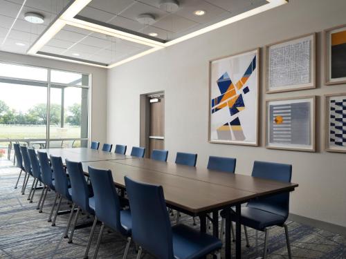 holiday inn express and suites lima an ihg hotel