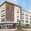 avid hotel traverse city an ihg hotel