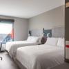 avid hotel traverse city an ihg hotel