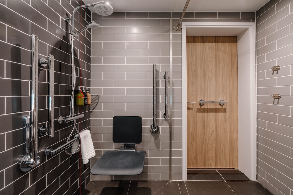 holiday inn express liverpool central an ihg hotel