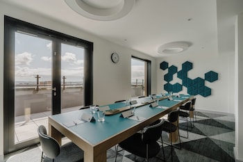 holiday inn express liverpool central an ihg hotel