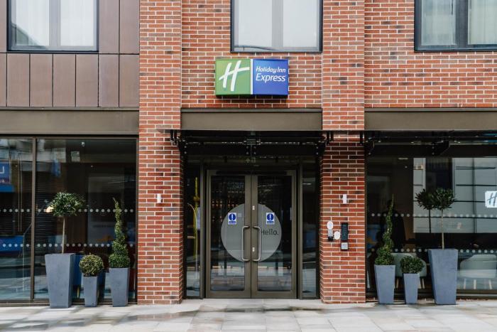 holiday inn express liverpool central an ihg hotel