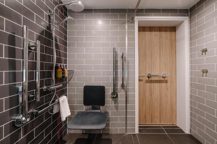 holiday inn express liverpool central an ihg hotel