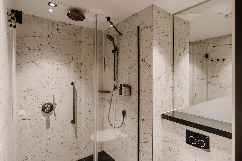 the halyard liverpool vignette collection an ihg hotel