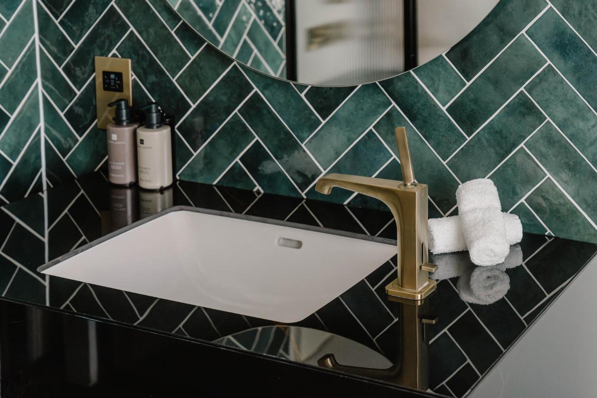 the halyard liverpool vignette collection an ihg hotel